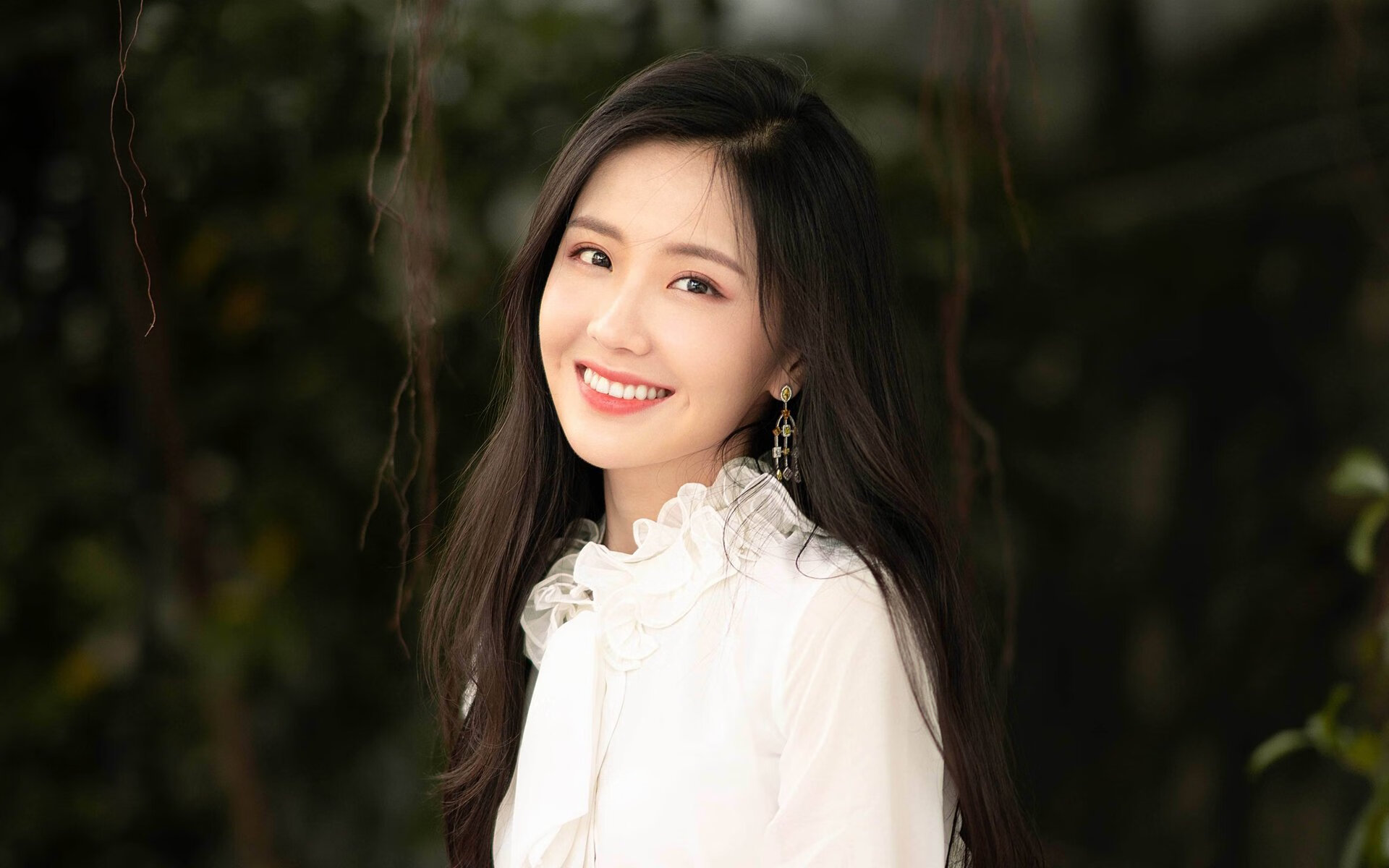 FB体育APP-德甲：奥格斯堡1-3败给门兴，场面激烈，精彩纷呈，奥格斯堡对门兴比分预测