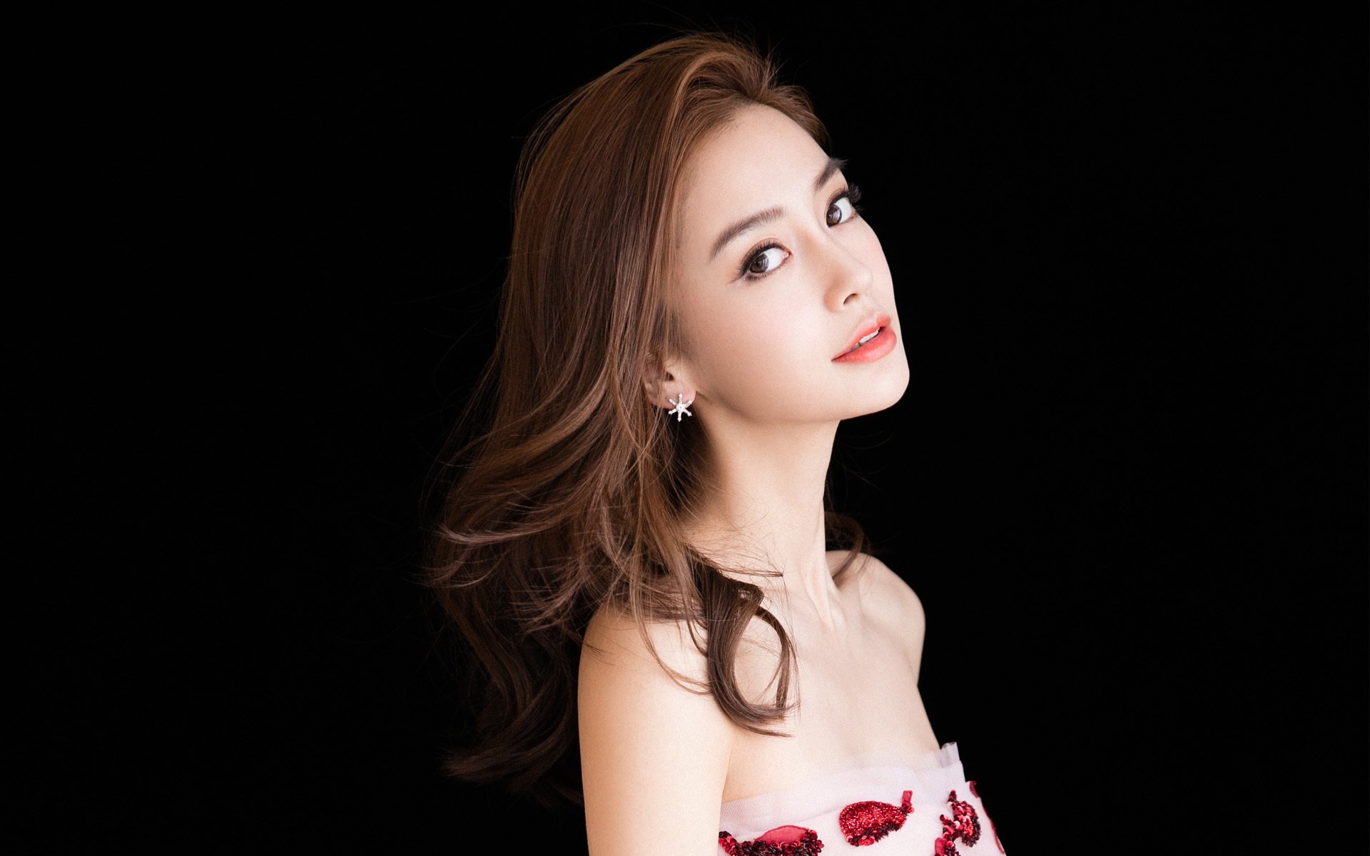 FB体育娱乐-意甲联赛中多场激烈“生死战”引发热议,意甲联赛全场