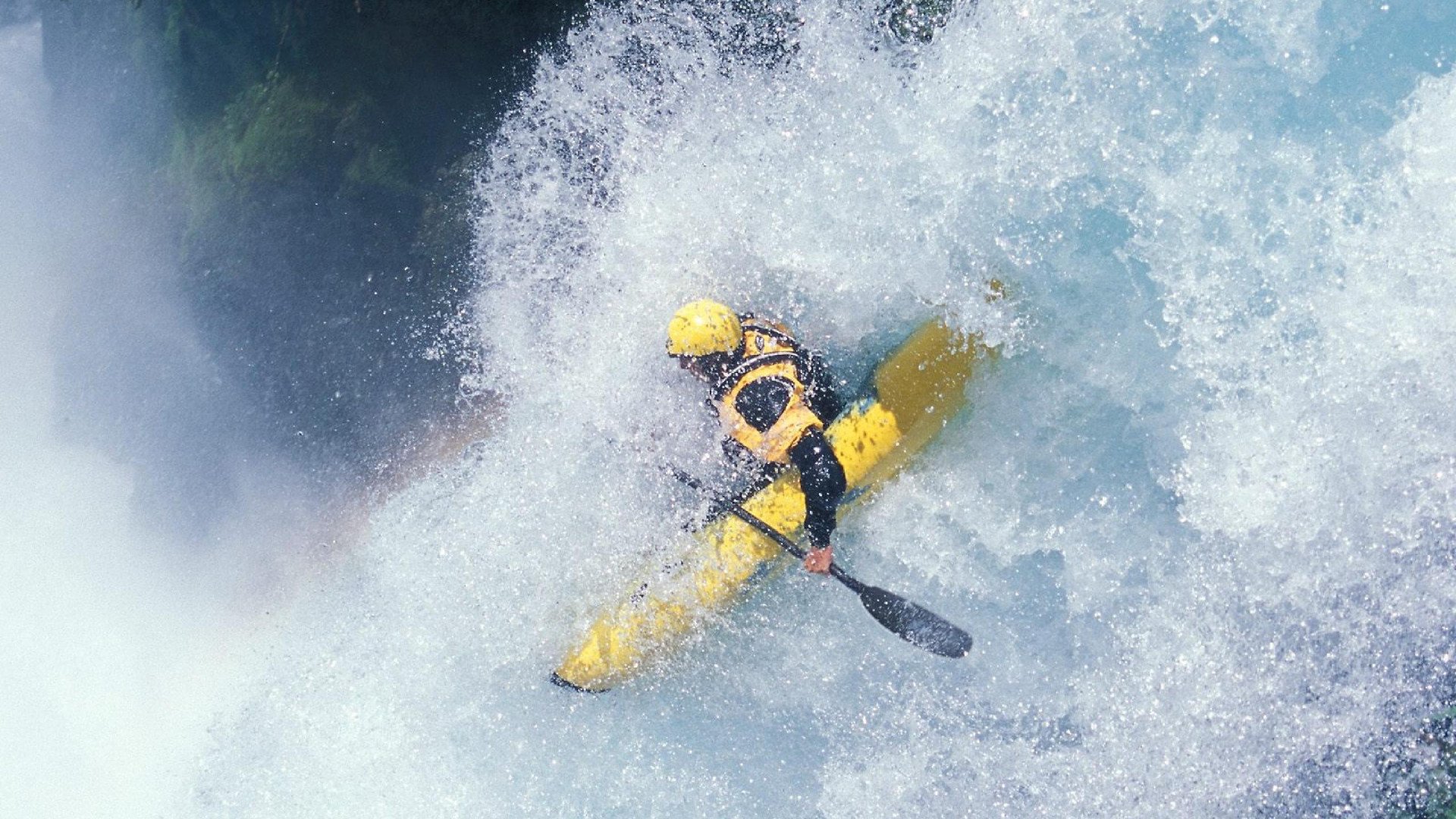 “逆境突围:车手在极端环境的豪迈征程”,逆境突袭简介
