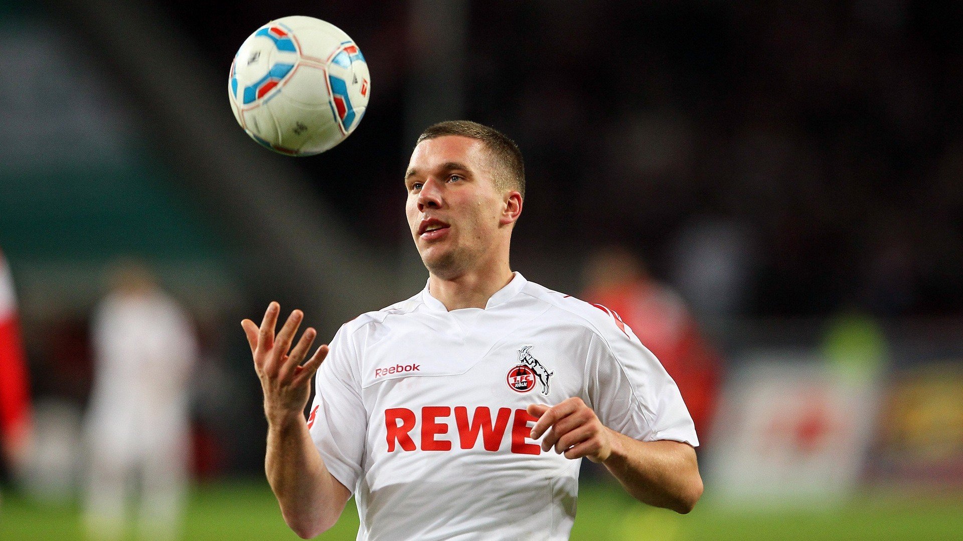 逆转“荣耀之夜”：欧冠赛场的传奇篇章，2020荣耀之夜直播